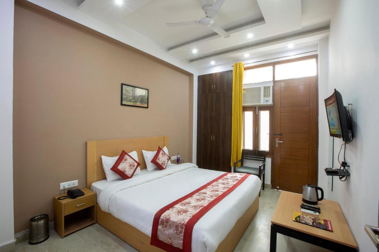 Hotel Ginger Palace - Corporate Hotel Noida Sector 62 Екстериор снимка