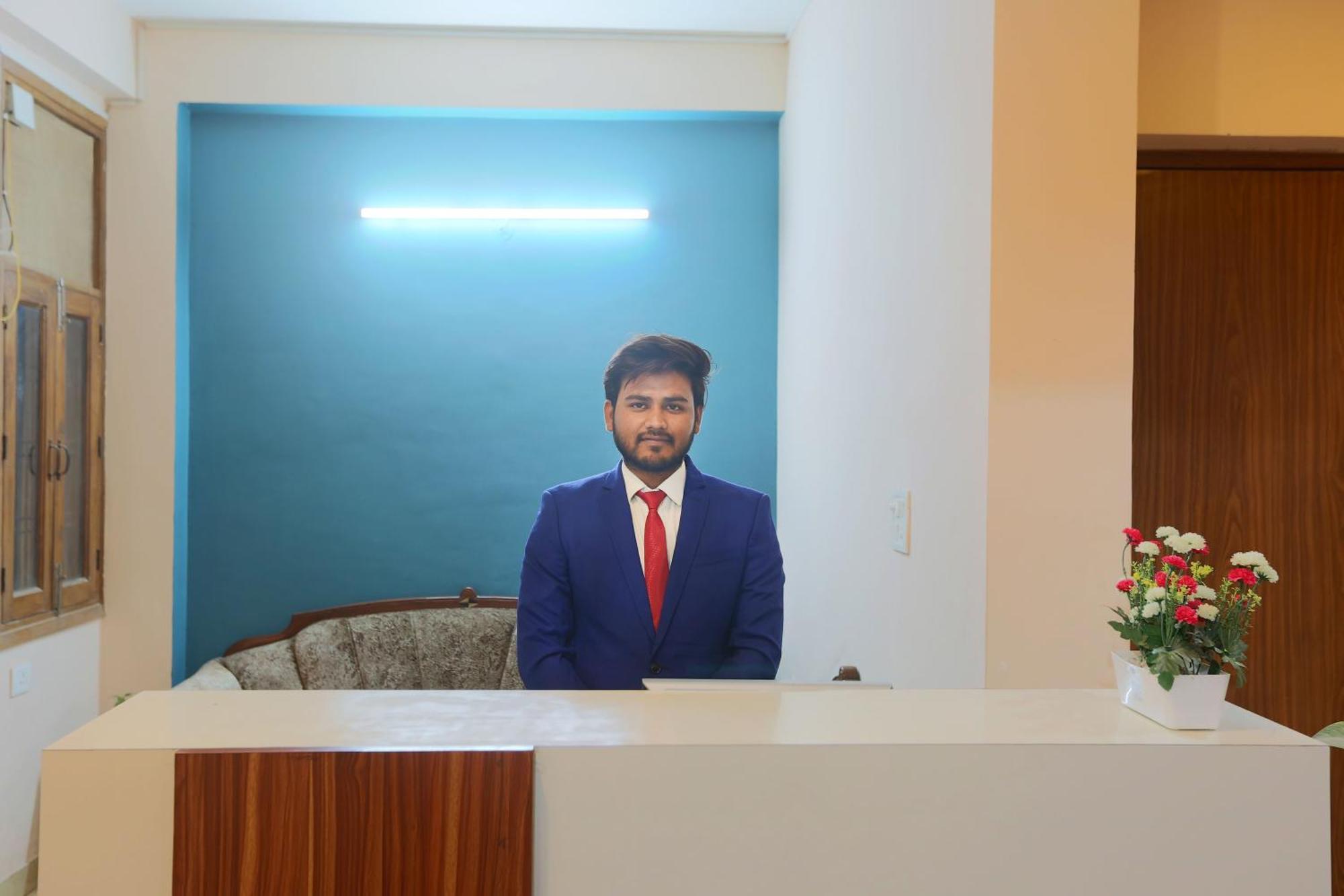 Hotel Ginger Palace - Corporate Hotel Noida Sector 62 Екстериор снимка