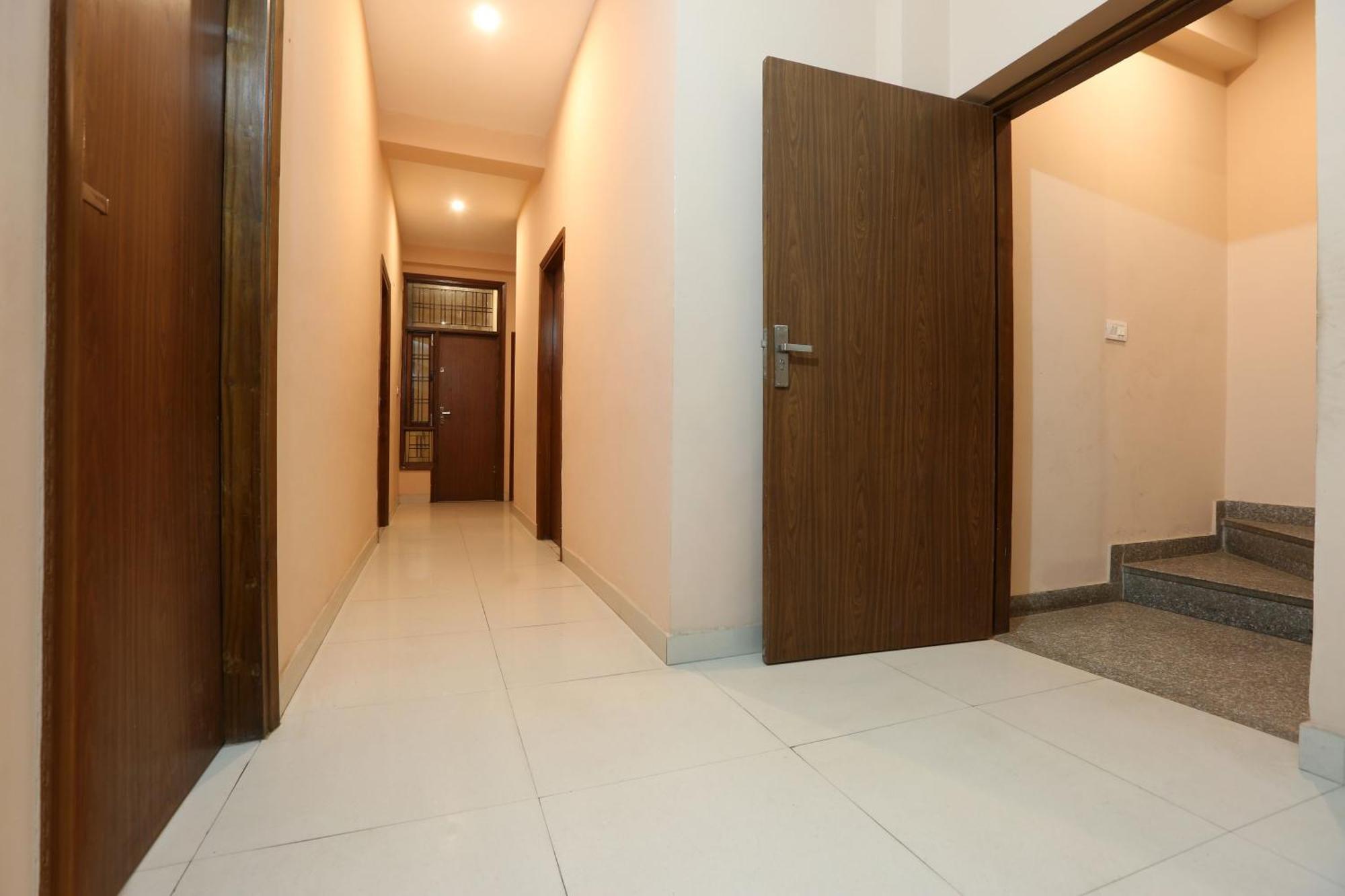 Hotel Ginger Palace - Corporate Hotel Noida Sector 62 Екстериор снимка