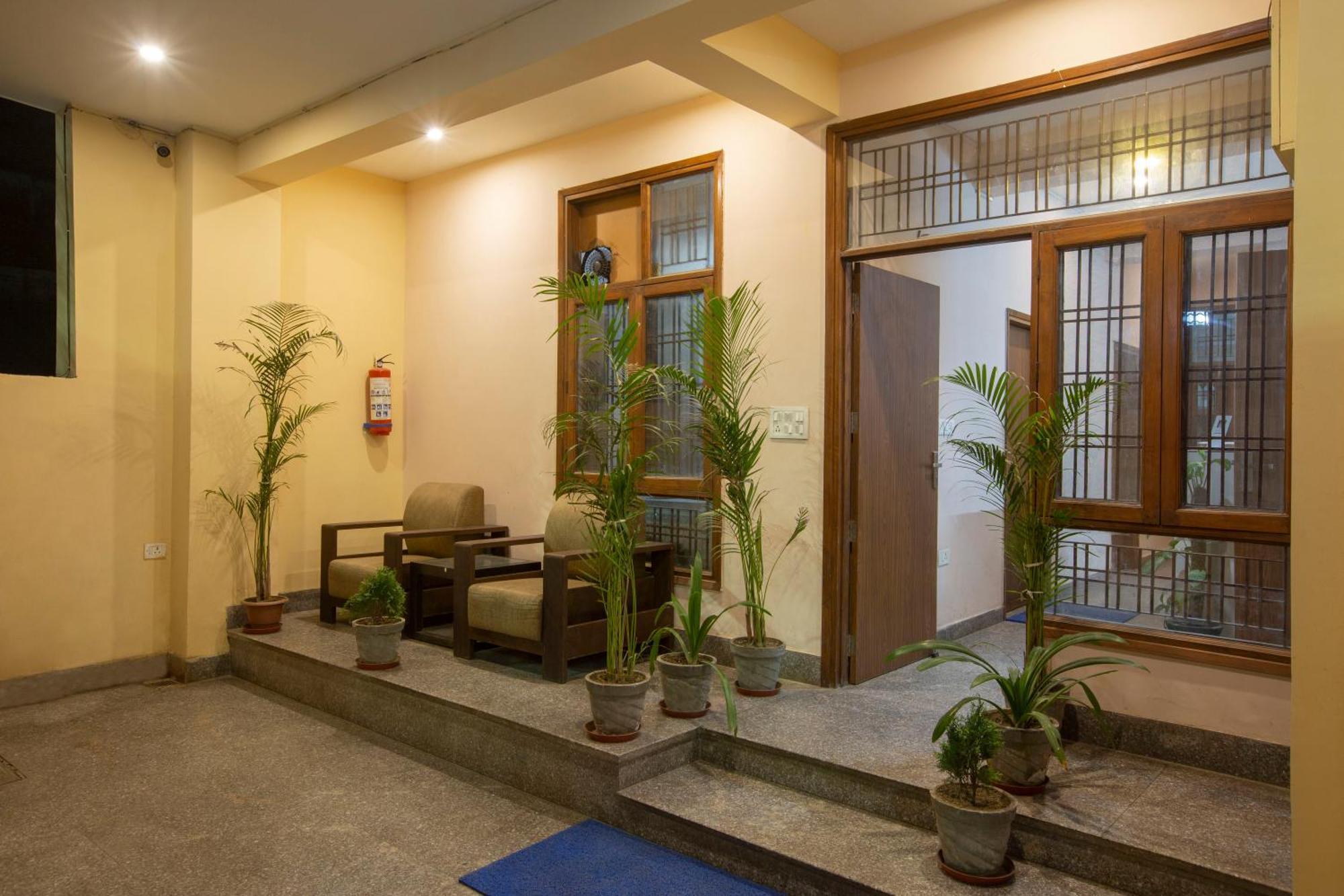 Hotel Ginger Palace - Corporate Hotel Noida Sector 62 Екстериор снимка