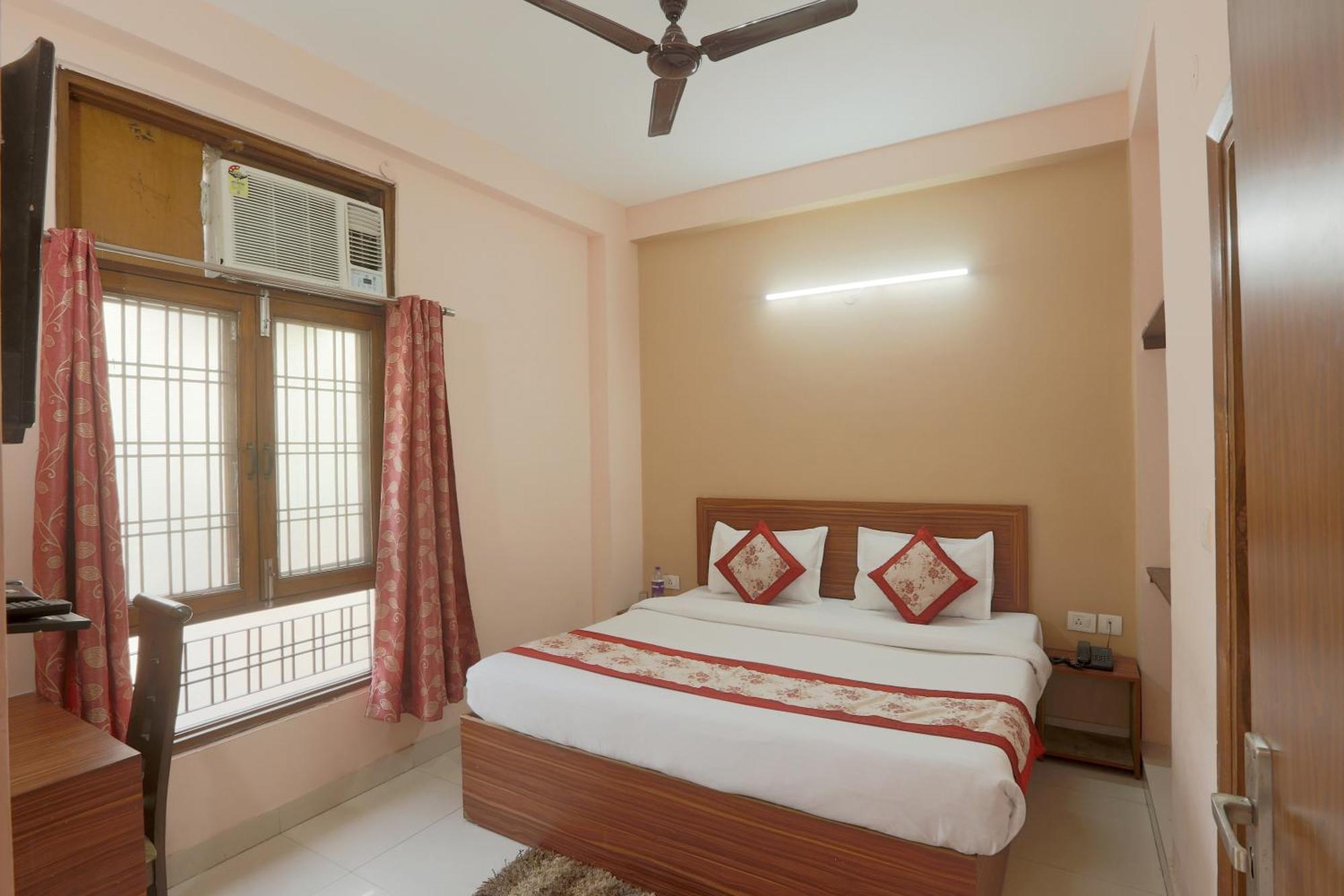 Hotel Ginger Palace - Corporate Hotel Noida Sector 62 Екстериор снимка